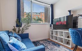 Modern Studio, Brum City Centre, Wi-Fi, Smart Tv, Netflix, Prime Video, Ps5, Gym Gear, Easy Access To Restaurants, Bars, Sea Life Center, Museums, New Street Station And Snowhill